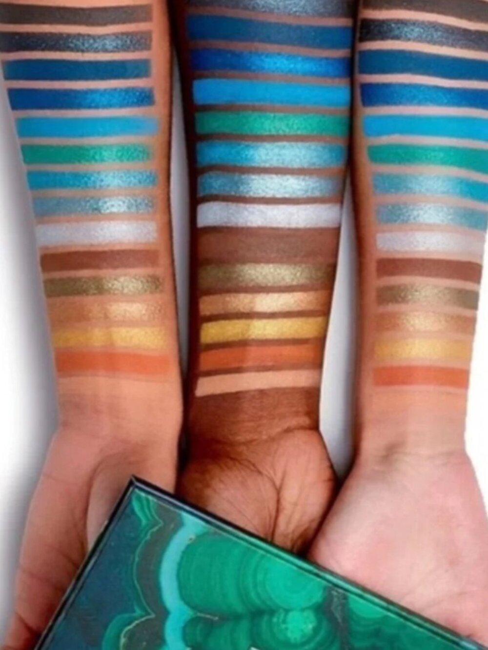 HIPDOT Cenote Eyeshadow Palette - 15 shades - NEVER USED/SWATCHED